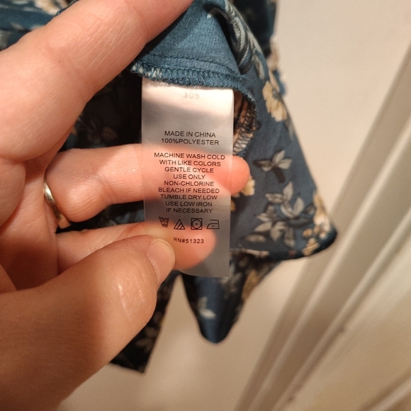 Vince Camuto Green Floral Satin V-Neck Layered Look Top Sz 1X Boho Romantic - Picture 5 of 6